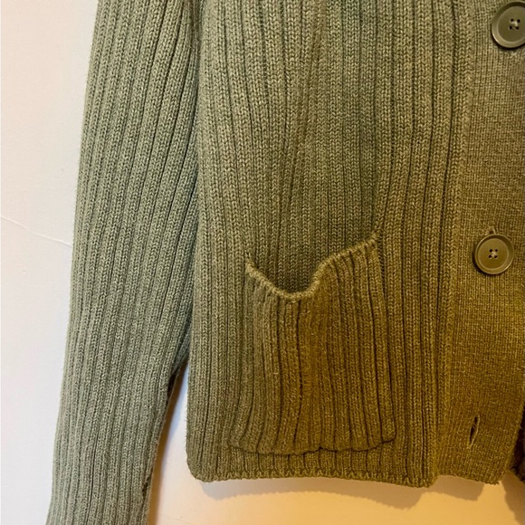 GAP Women's Olive Chunky Rib Slightly Cropped Pocket Cardigan - Picture 6 of 9
